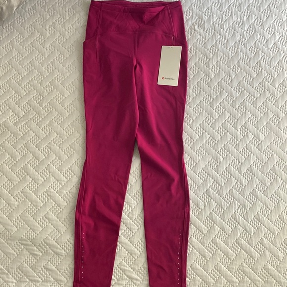 Lululemon “Swift Speed” HR Tight 28” - Picture 1 of 6